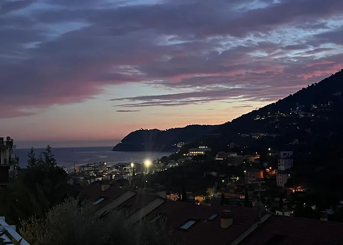 A House With A View شقة