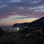 A House With A View Апартаменты