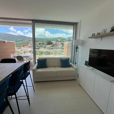 A House With A View アラッシオ