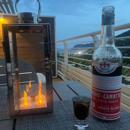 A House With A View アパート