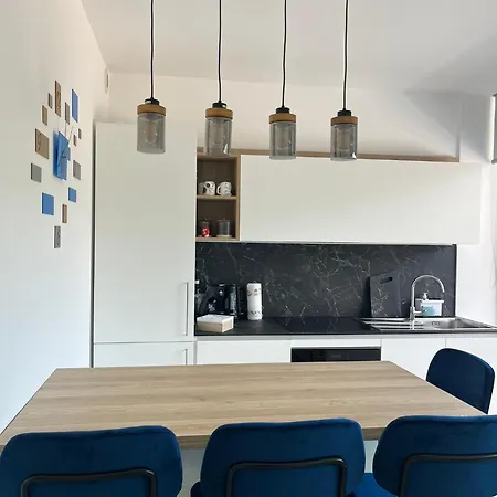 A House With A View アラッシオ