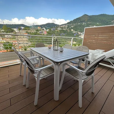 A House With A View アラッシオ